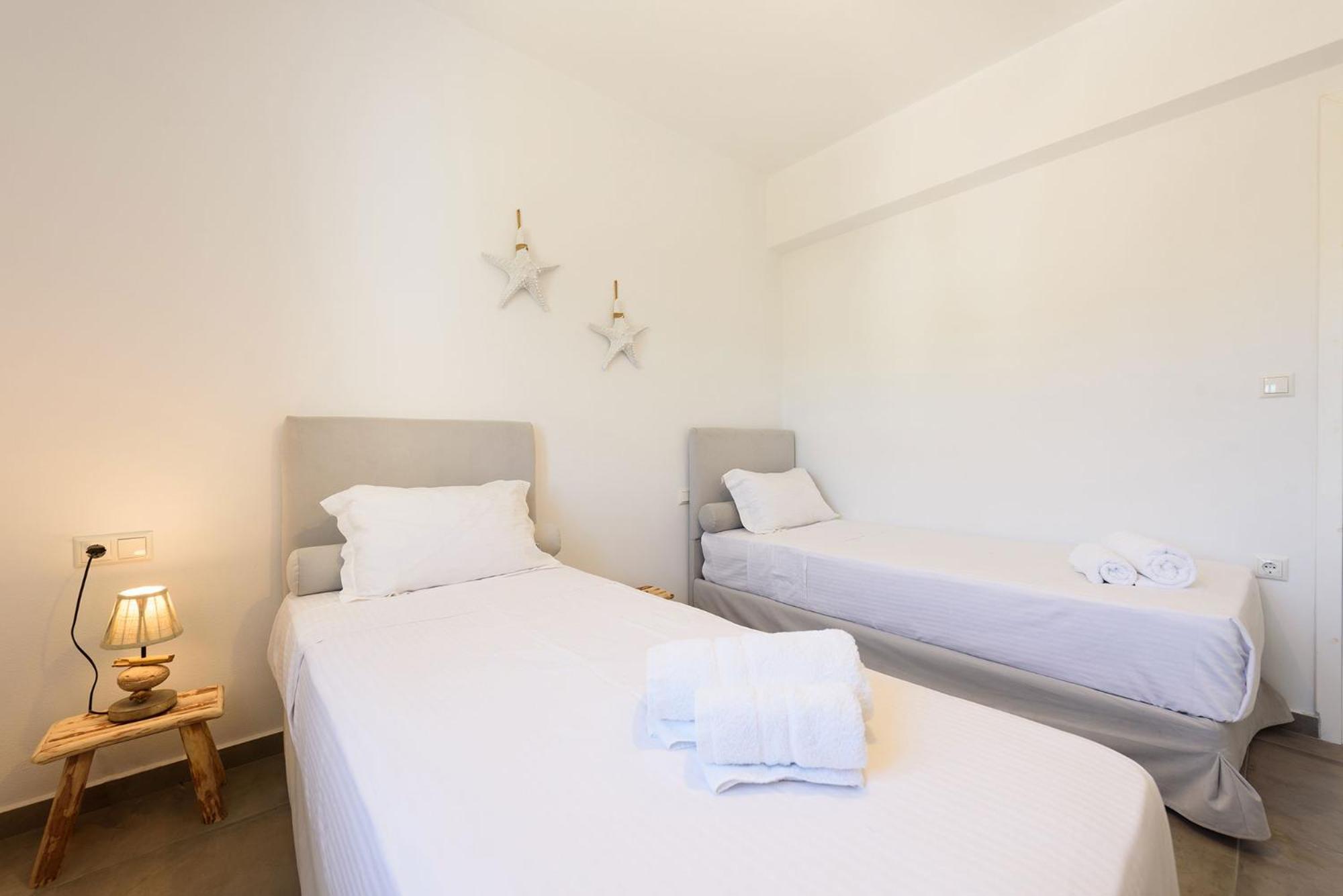Helen Beach Front Luxury Villas Kastrákion エクステリア 写真