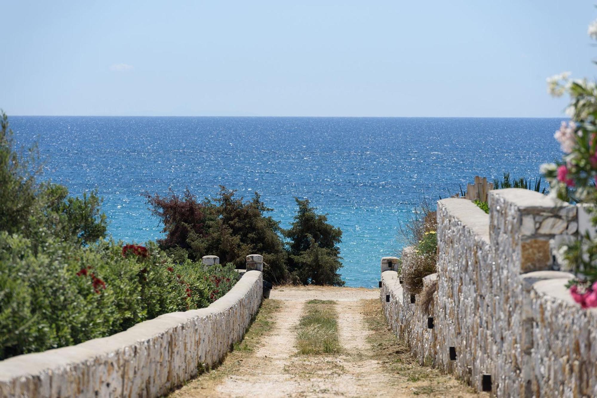 Helen Beach Front Luxury Villas Kastrákion エクステリア 写真